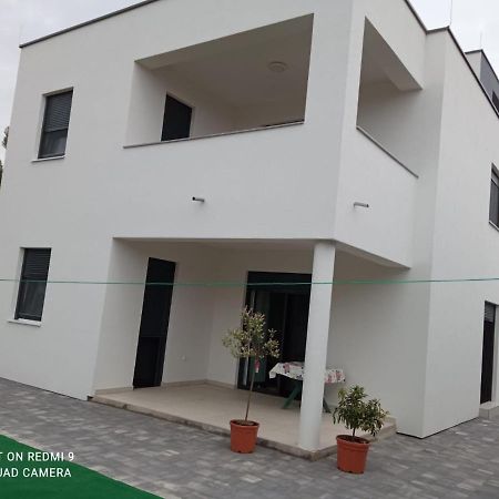 Apartman Franc S Vir Εξωτερικό φωτογραφία