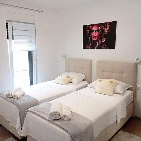Apartman Franc S Vir Εξωτερικό φωτογραφία