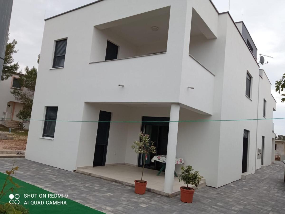 Apartman Franc S Vir Εξωτερικό φωτογραφία