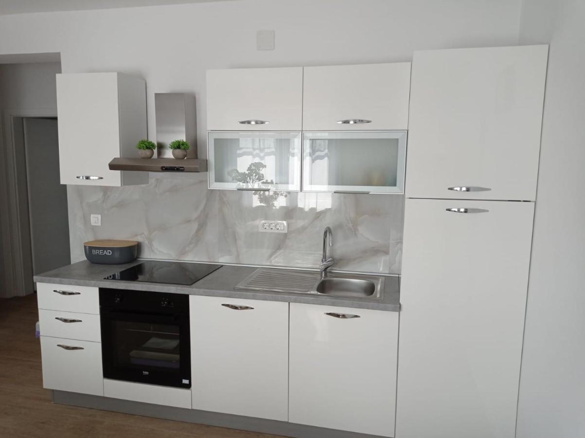 Apartman Franc S Vir Εξωτερικό φωτογραφία