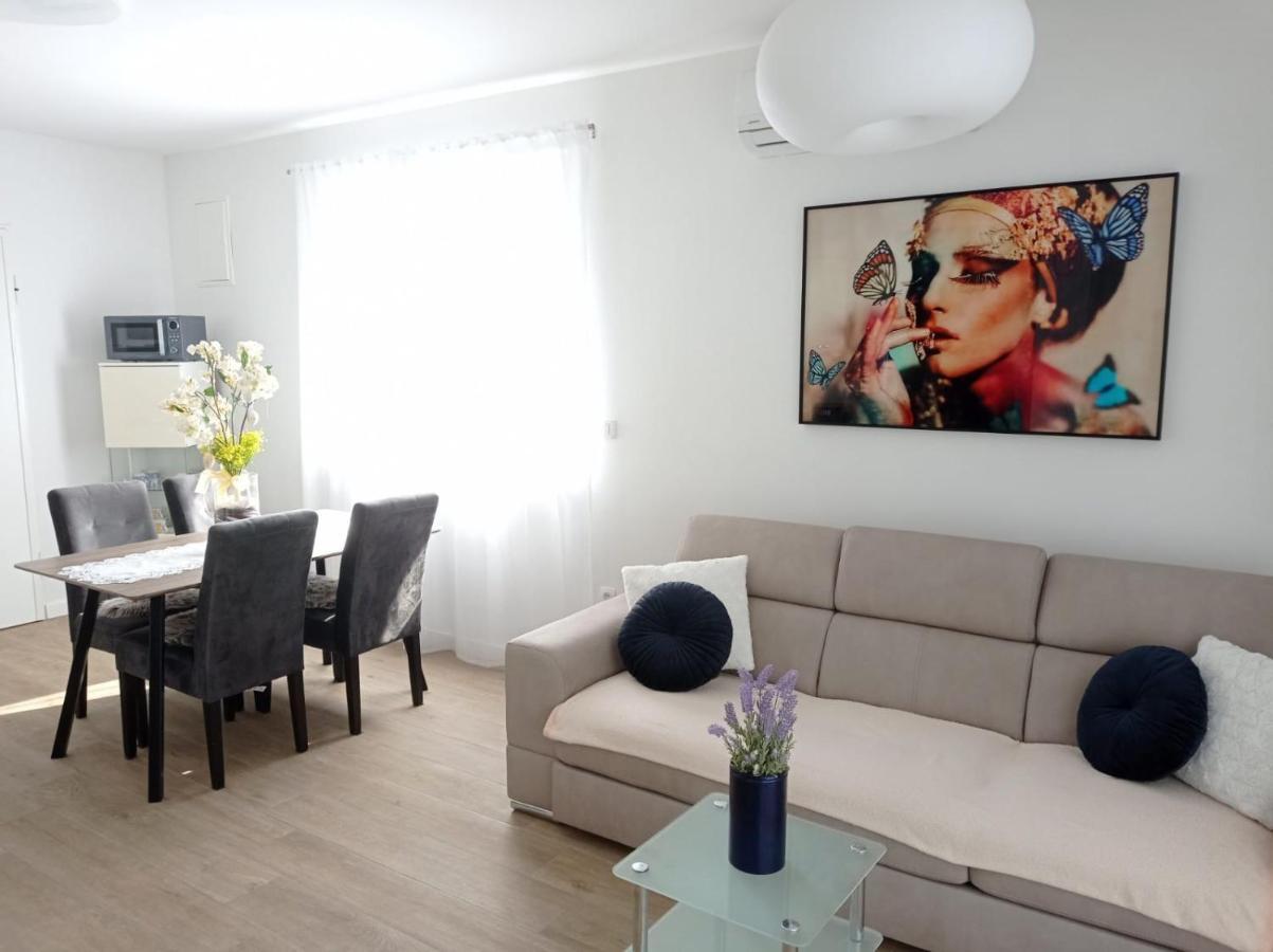 Apartman Franc S Vir Εξωτερικό φωτογραφία