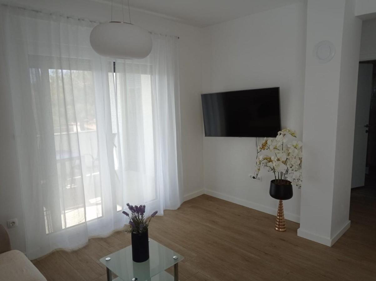 Apartman Franc S Vir Εξωτερικό φωτογραφία